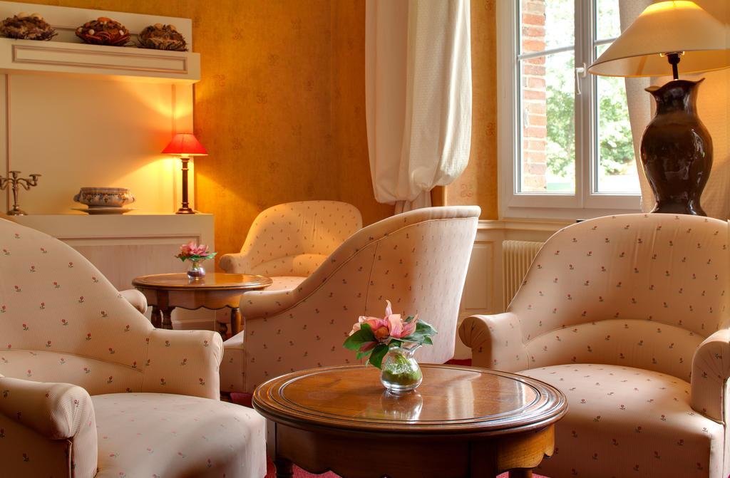 Le Troncais Hotel Saint-Bonnet-Tronçais Buitenkant foto